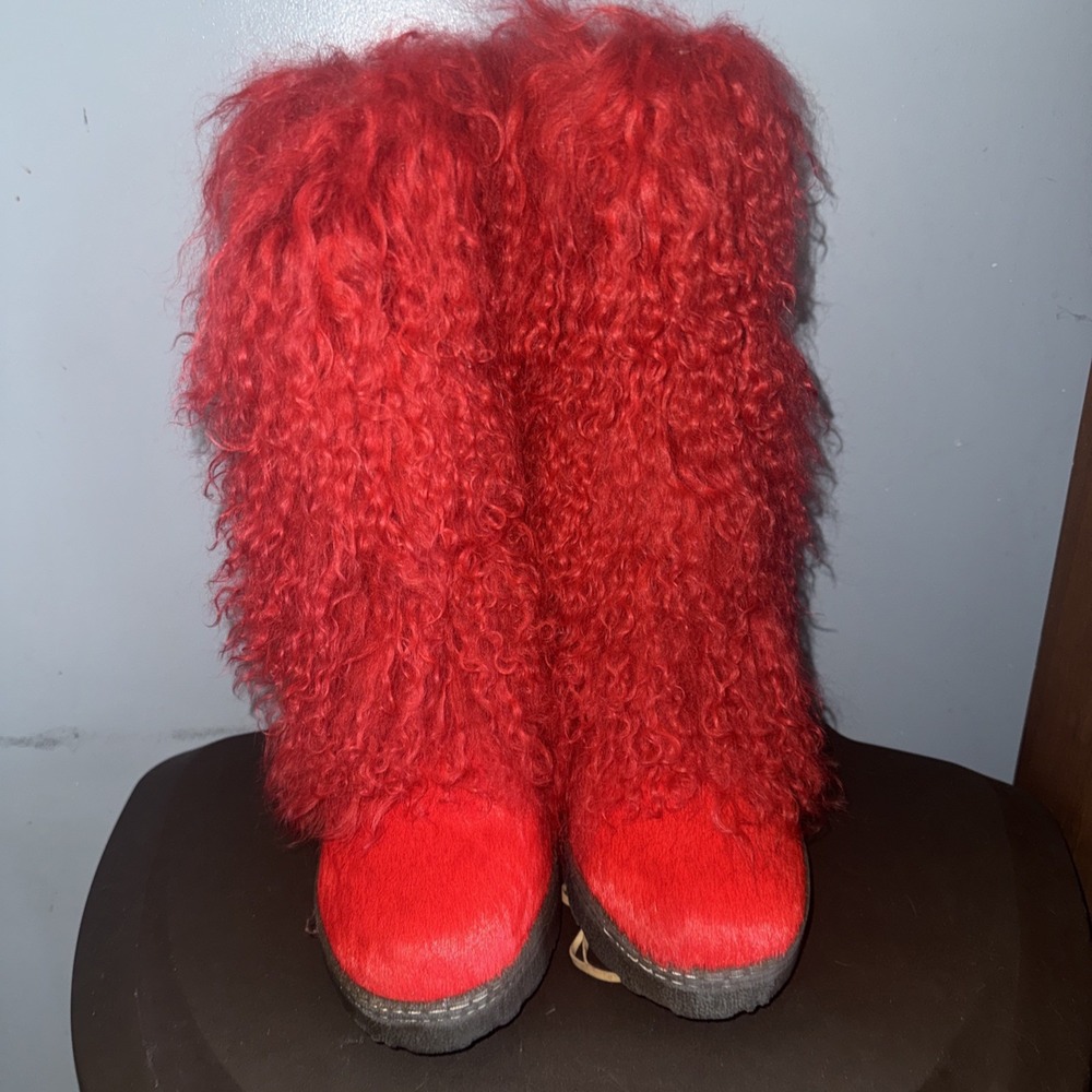 Bearpaw Boetis II Curly Mongolian Lamb Sheep Fur Womens Boots Bright Red Size 10
